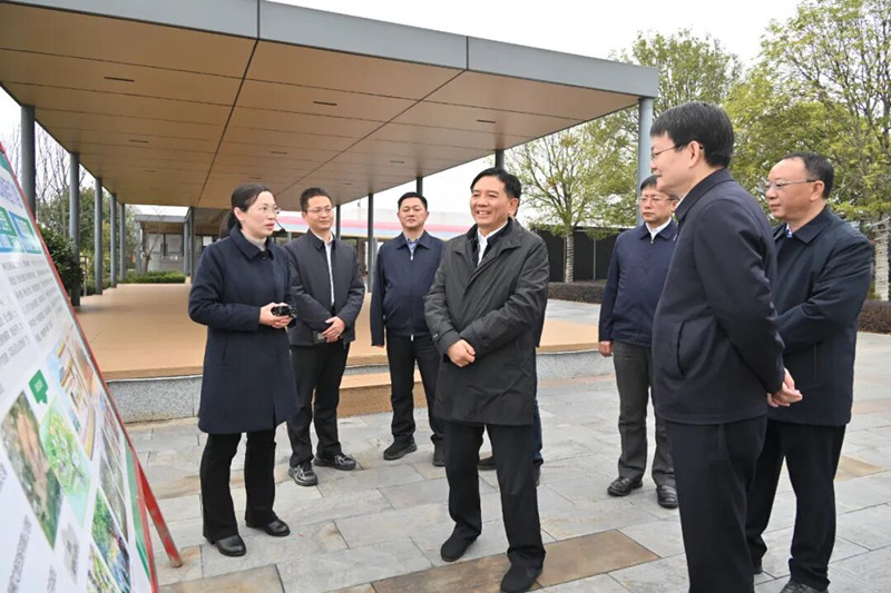 1766567756509417.jpg a0baf34b-8a22-4f80-bcc0-9c8360f05be3.jpg